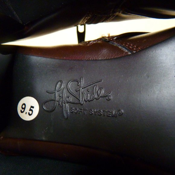 LifeStride Soft System Comfort Booties - Picture 5 of 6